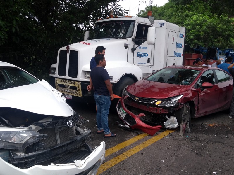 Son ya 9 fallecidos por camionazo en Nayarit