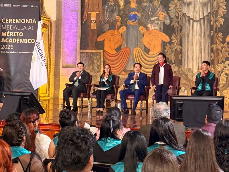 Sonorenses recibieron la Medalla al Mérito Académico 2026