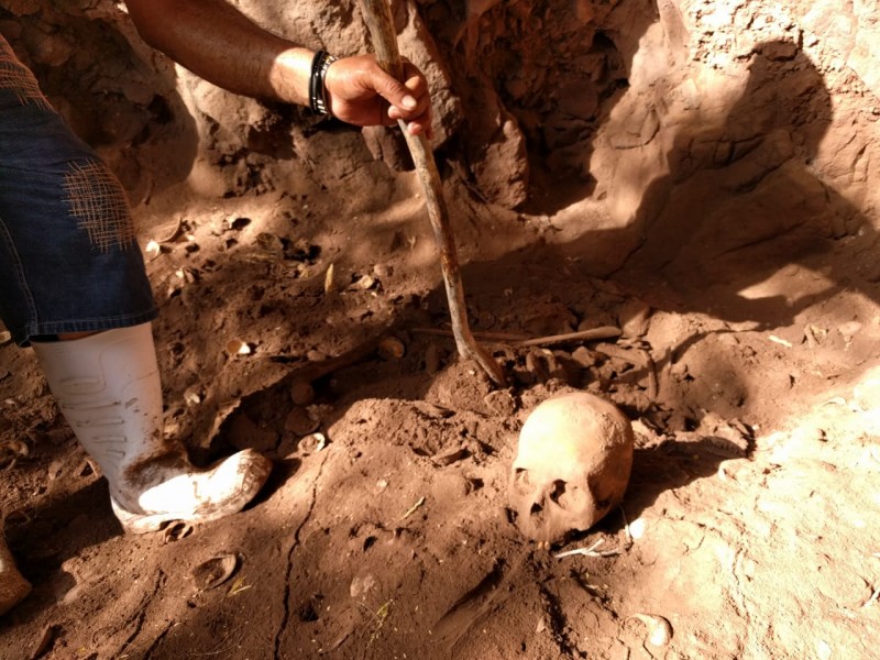 Sorprende petroglifos y signos en cerros de Topolobampo