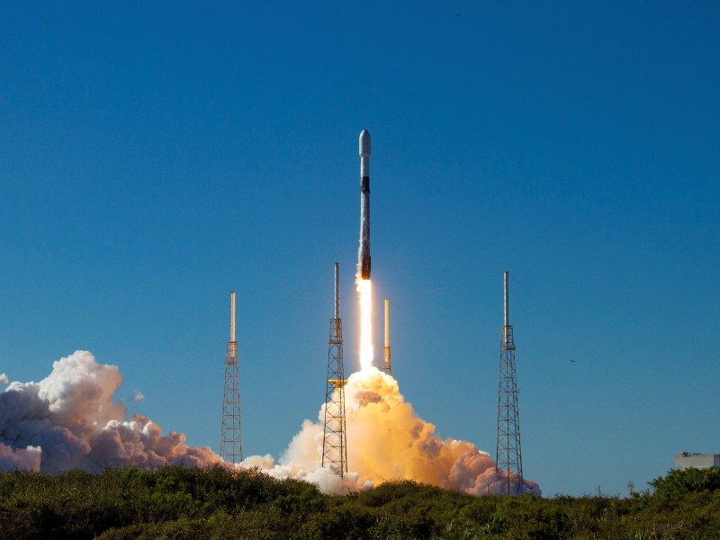 SpaceX puso en órbita satélite desarrollado por empresa brasileña