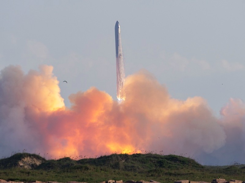 SpaceX sorprende con éxito histórico del cohete Starship