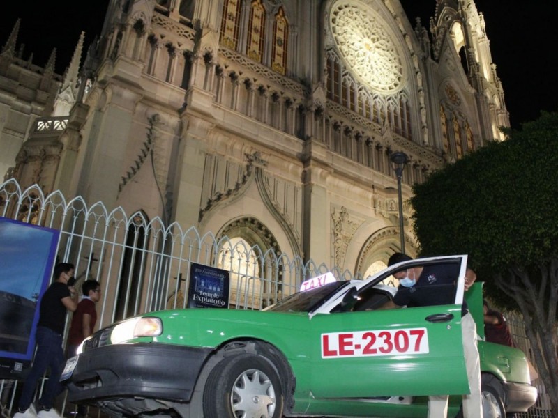 SSP realiza operativo a taxistas en el centro de León