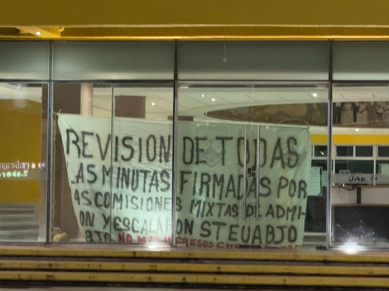 STEUABJO denuncia aviadores en el sindicato, toman rectoría