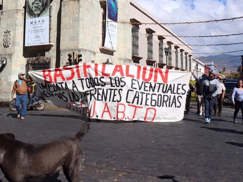 STEUABJO emplaza a huelga, continúan las protestas