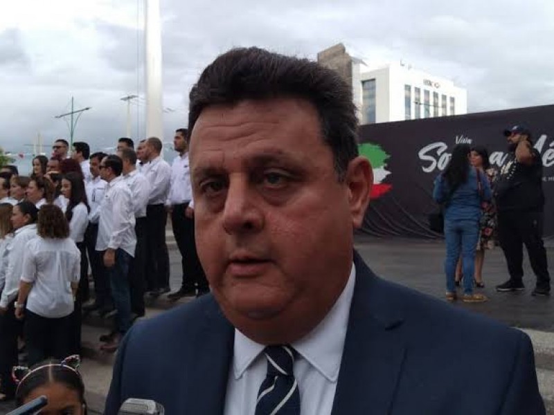 Muere sub secretario de economía, viajaba en avioneta desplomada