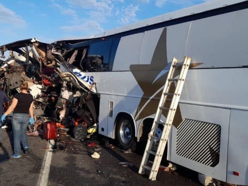 Confirman saldo de 13 muertos y 25 heridos en camionazo