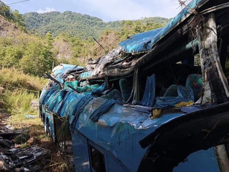 Sube a 40 la cifra de heridos en volcadura