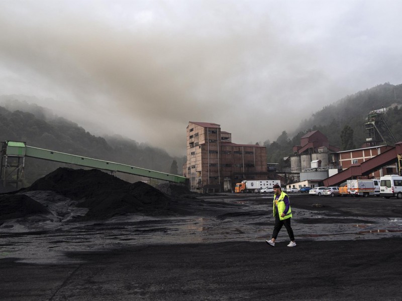 Sube a 41 fallecidos en accidente en mina en Turquía