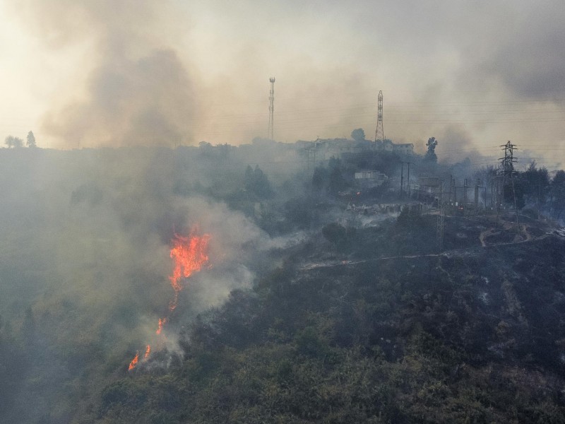 Sube a 56 los muertos por incendios en Valparaíso, Chile