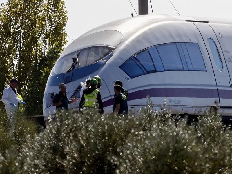 Sube a 69 la cifra de muertos tras trágico accidente ferroviario España