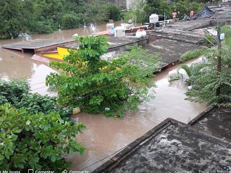 Sube a siete las víctimas por inundaciones