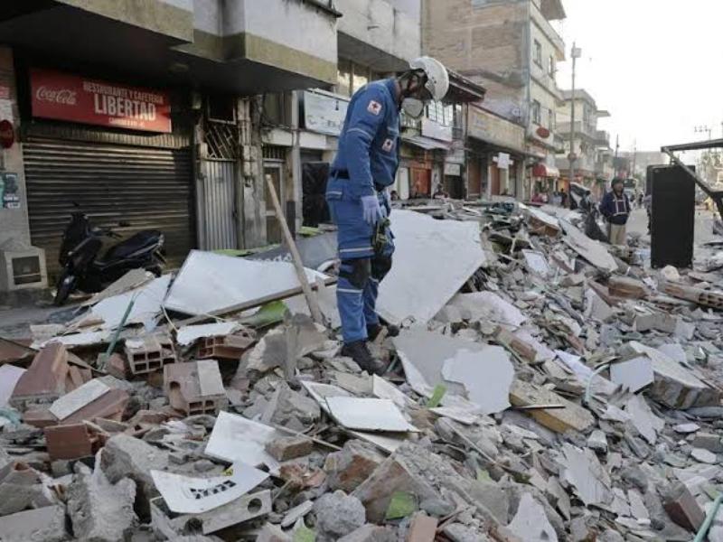 Suben a 281 los muertos en Colombia; priorizan búsqueda de desaparecidos