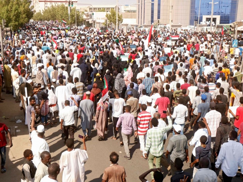 Sudán se levanta contra golpe de Estado militar