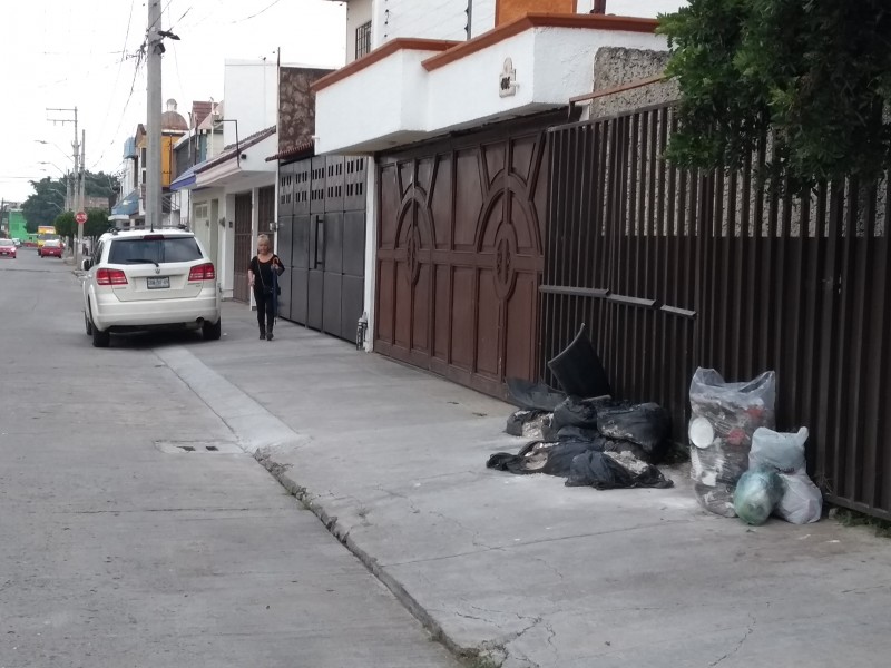 Sufren en León Moderno por recolección de basura
