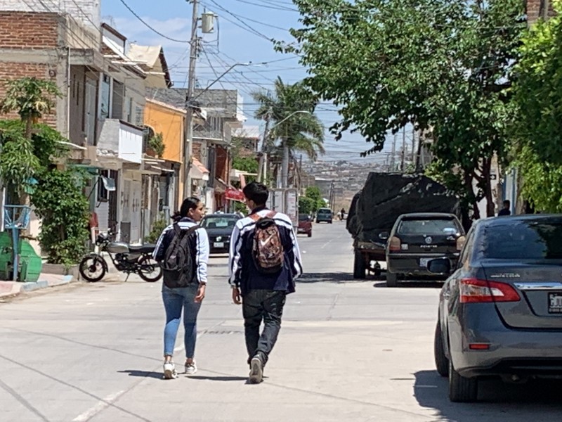 Sufren estudiantes de preparatoria asaltos en la colonia León II.