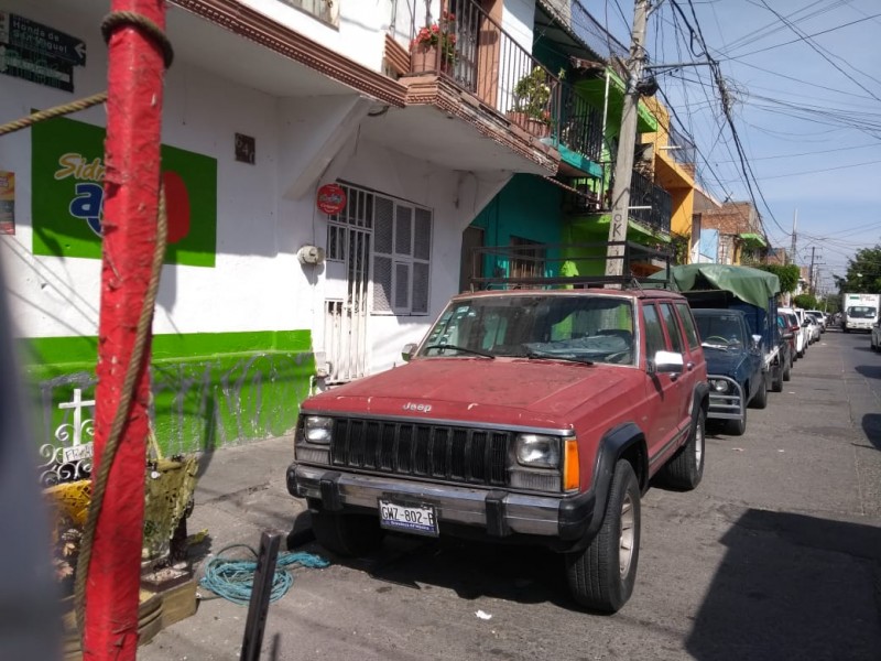 Sufren tianguistas robos de baterías en San Miguel.