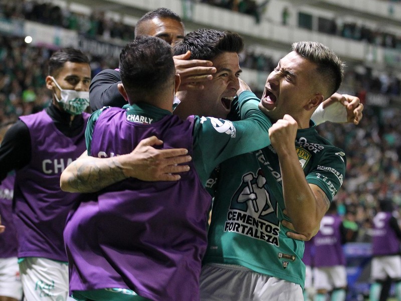 Agónico triunfo del Club León en la final de ida