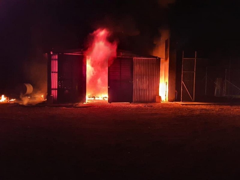 Sujetos armados queman rancho en tramo Caborca-Pitiquito