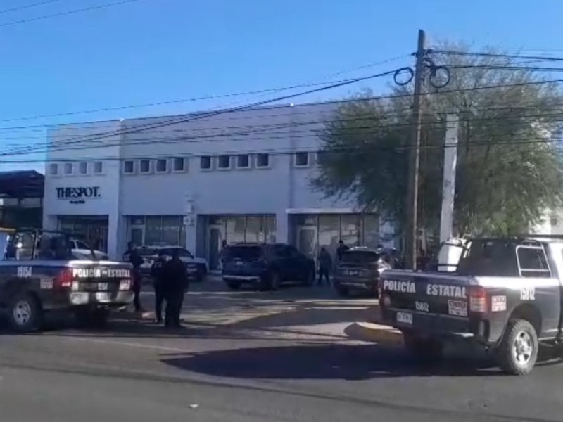 Sujetos con armas de fuego asaltan constructora y se llevan la nómina