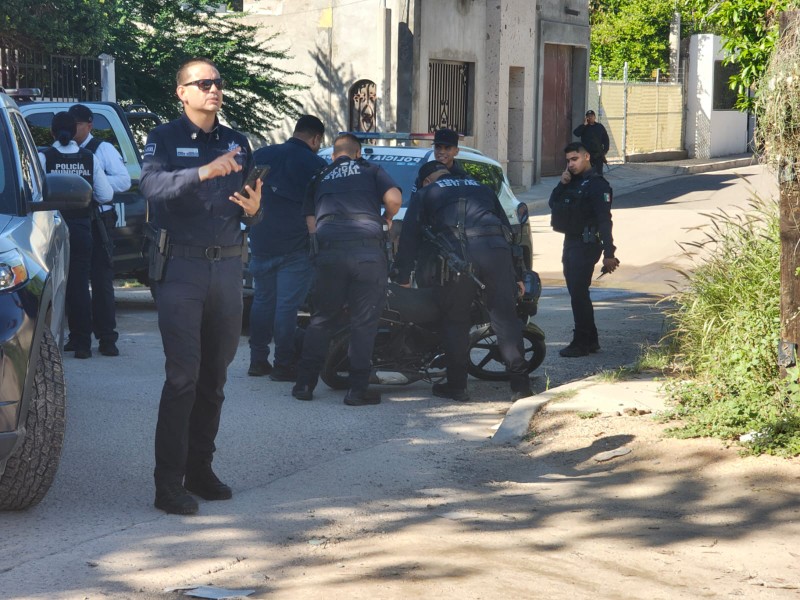 Sujetos fuertemente armados logran huir de policías estatales