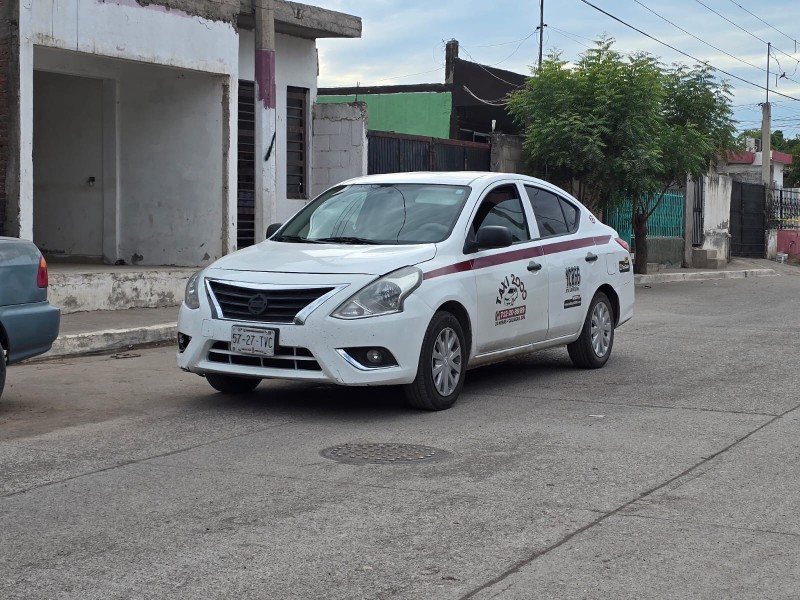 Sujetos 'levantan' a un taxista en la sindicatura de Aguaruto