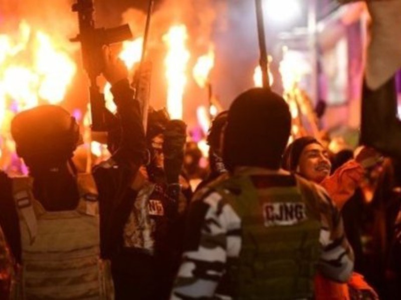 Sujetos se disfrazaron de criminales en carnaval de Tuzamapan