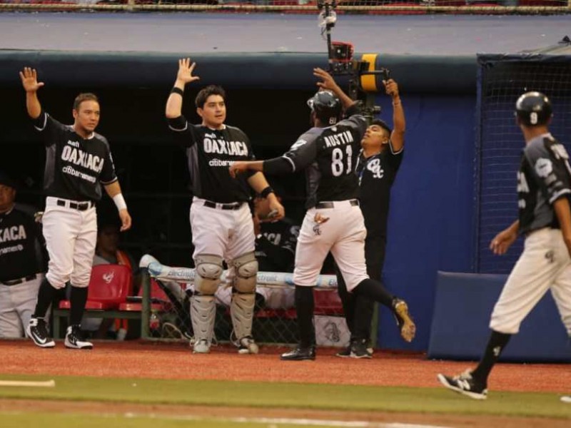 Sultanes aventaja 3-2 la Serie del Rey