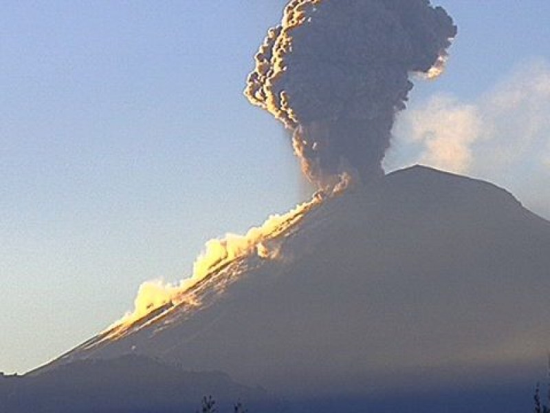 Suma volcán Popocatépetl 180 exhalaciones en 24 hrs