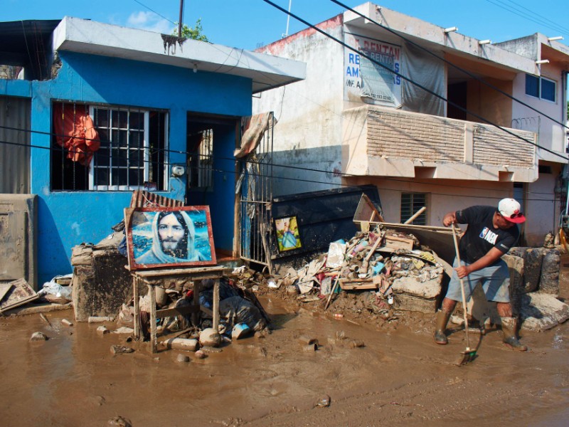 Suman 29 fallecidos y 18 desaparecidos por inundaciones en Veracruz