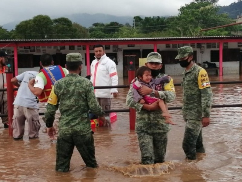 suman 355 mil damnificados en el sureste por inundaciones