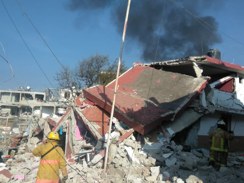 Suman 4 decesos por explosión en Xochimehuacan