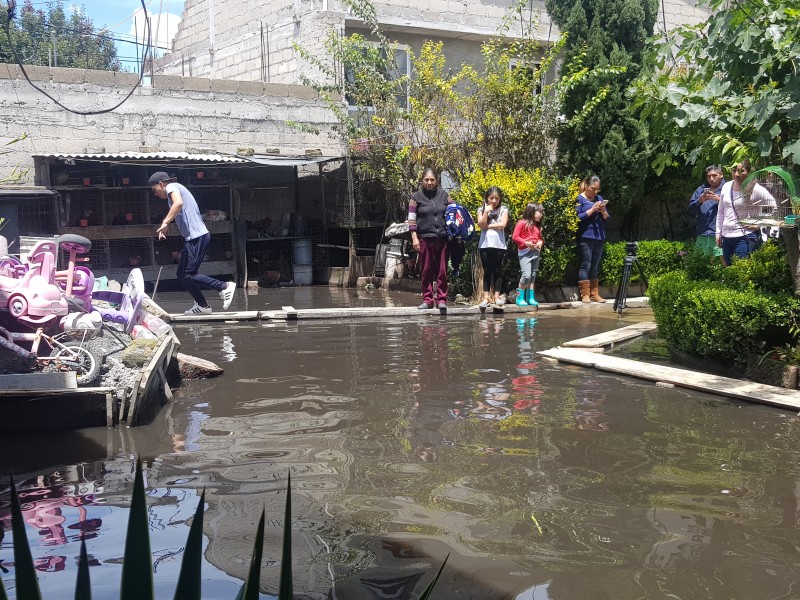 Suman 4,800  afectados por desbordamiento del Lerma