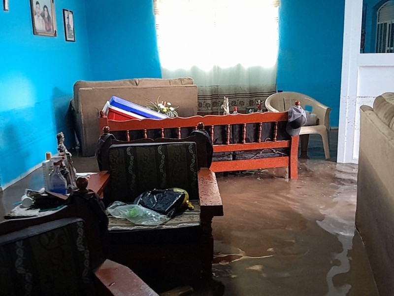 Suman 460 casas afectadas por inundación en Tototlán