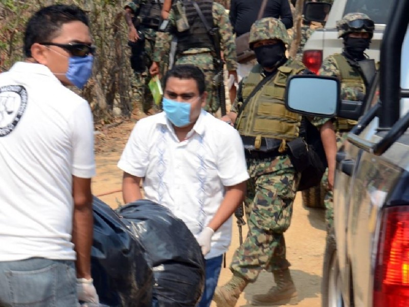 Suman 8 cuerpos en fosa clandestina Nuevo León