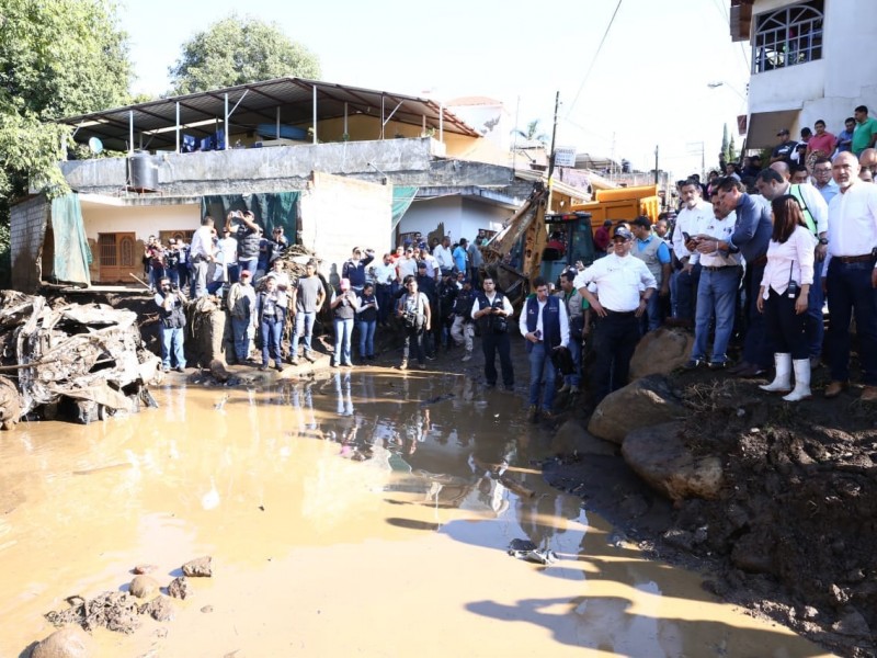 Suman 8 muertos en Peribán