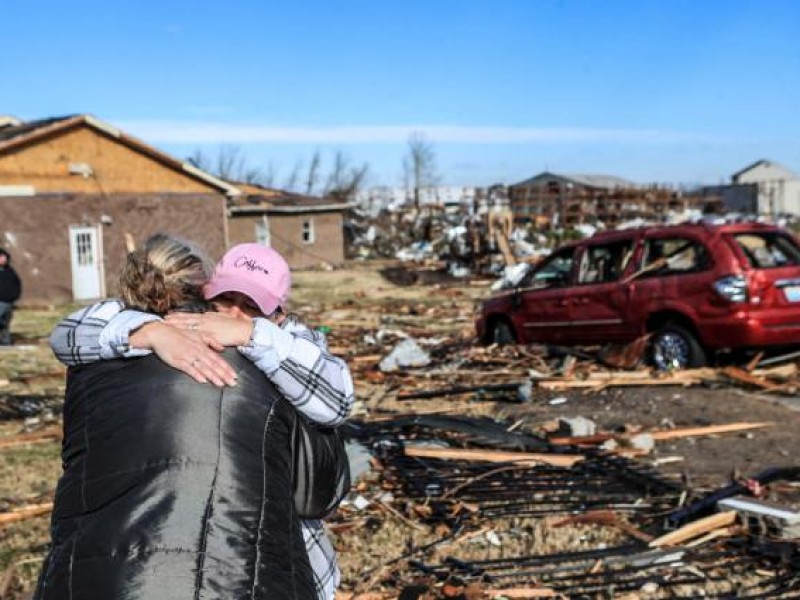 Suman 80 muertos en Kentucky por serie de tornados