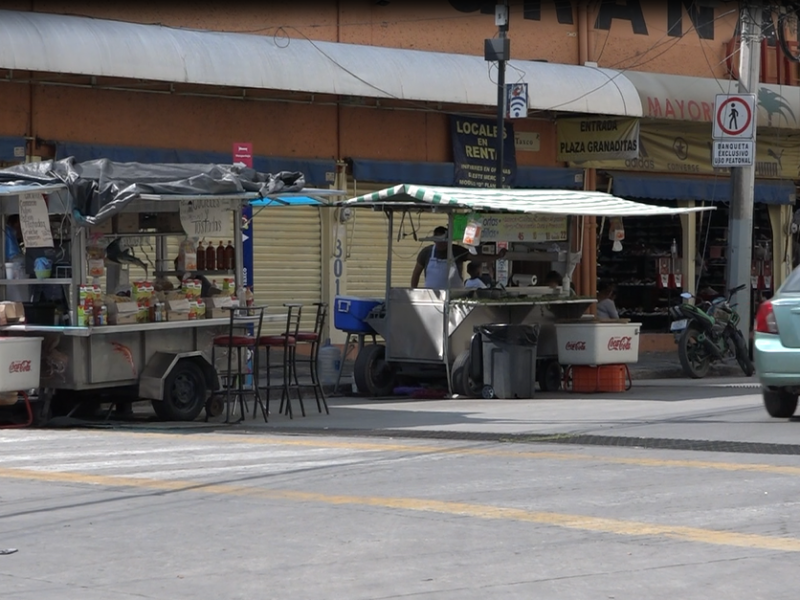 Suman mil 400 sanciones a comerciantes en vía pública durante