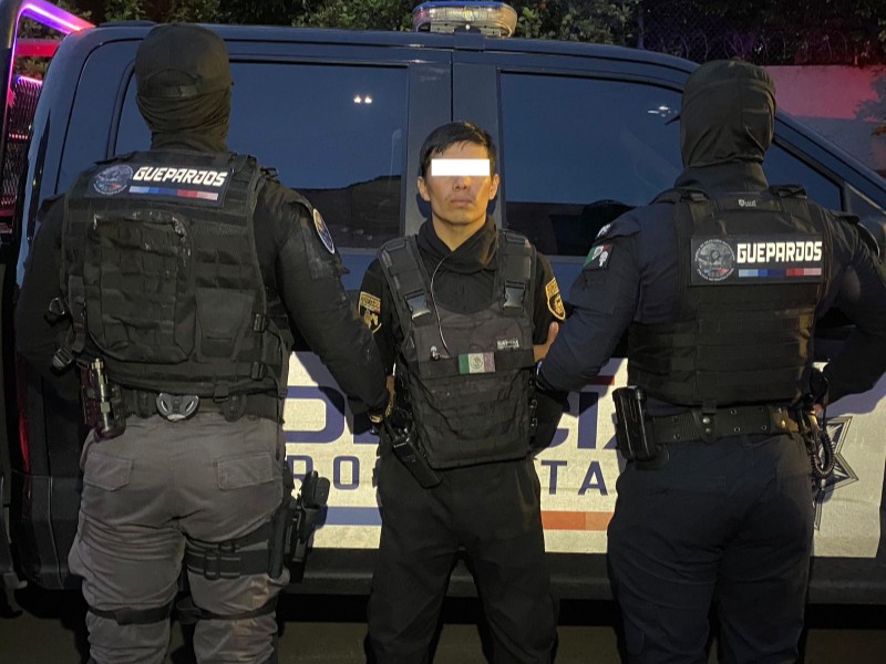 Suman ocho falsos policías detenidos
