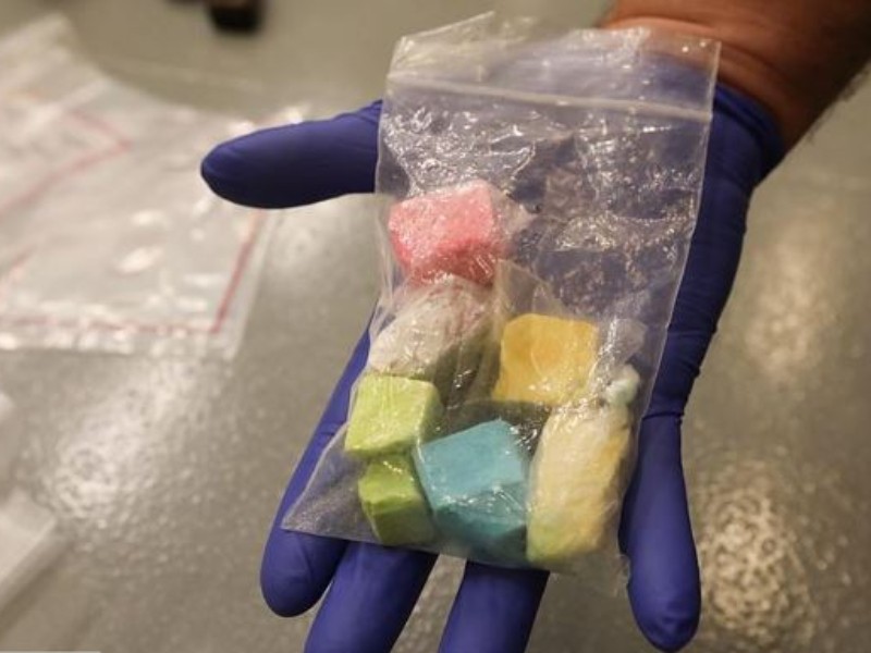 Sumisión química, la amenaza oculta en dulces y gomitas