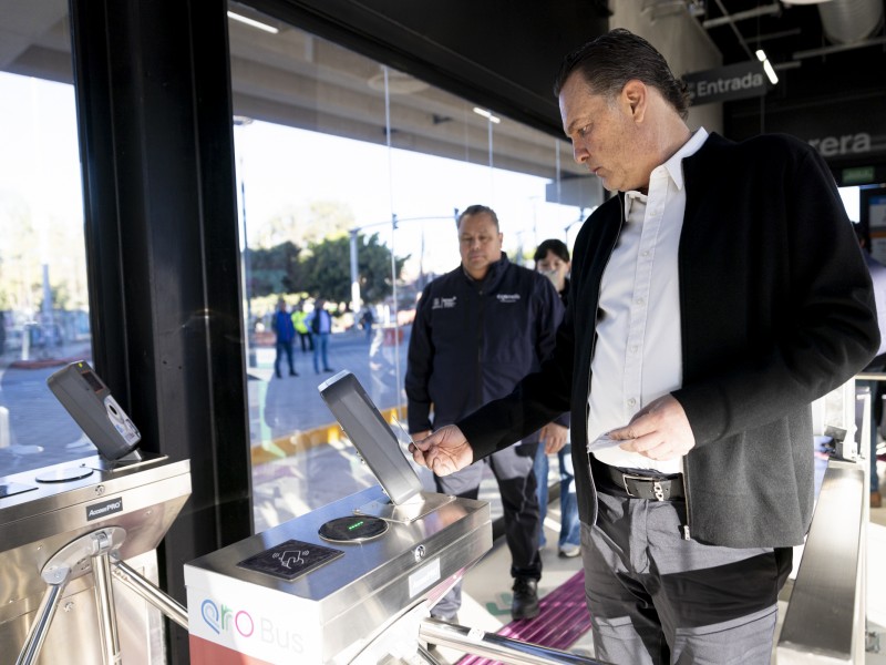 Supervisa Gobernador avances del carril confinado en 5 de Febrero