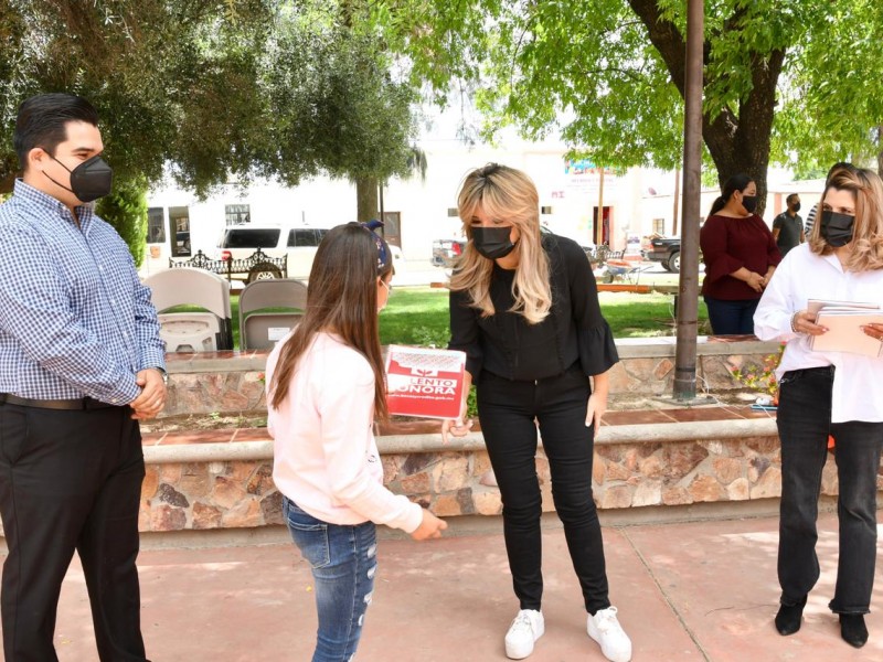 Supervisa Gobernadora entrega de becas para educación básica