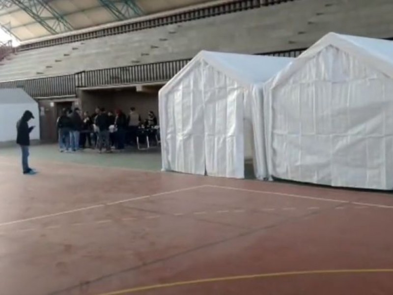 Supervisa IOM atención a migrantes en gimnasio Ana Gabriela Guevara