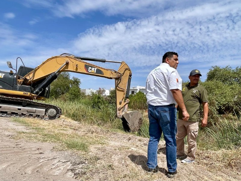 Supervisa PC Culiacán limpieza de canales para prevenir inundaciones