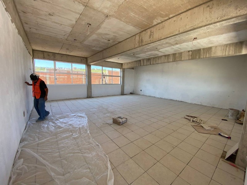 Supervisa titular del IFEQ obras educativas