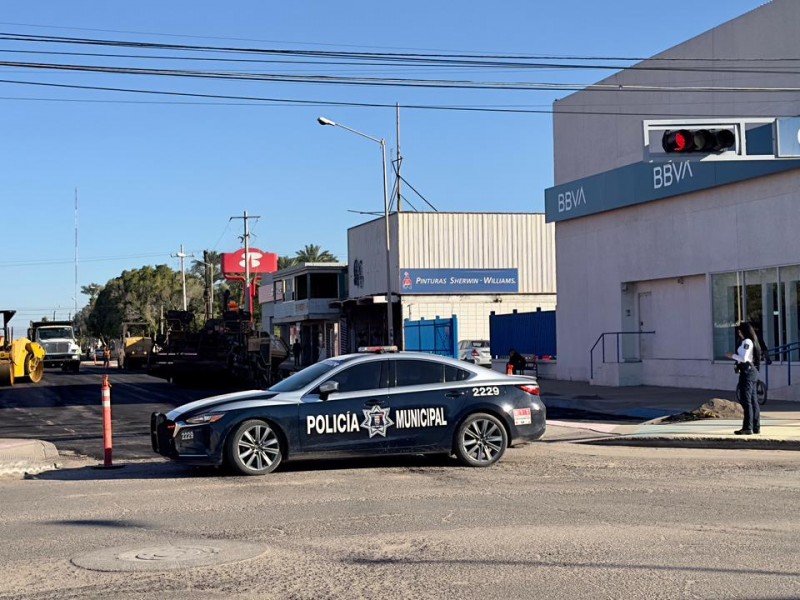 Supervisa Tránsito flujo de vehículos en el primer cuadro