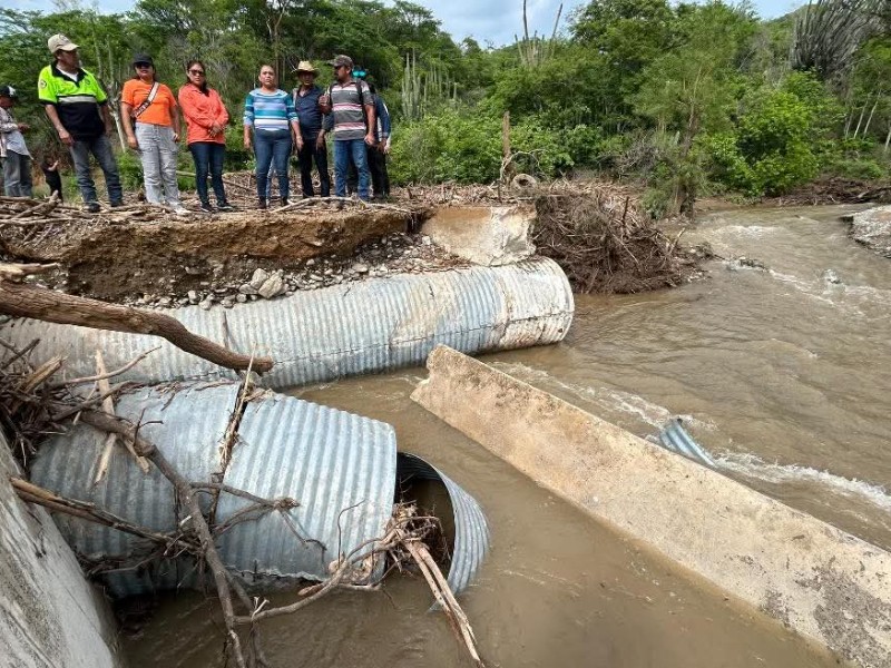 Supervisan afectaciones en Tehuantepec tras el paso de Erick