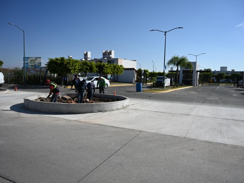 Supervisan avance de obra en el Camino del Jericó