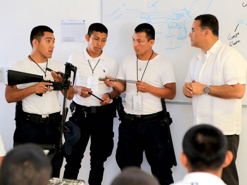 Supervisan capacitación a cadetes