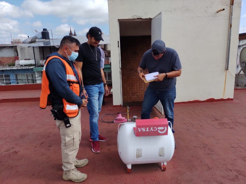 Supervisan instalaciones eléctricas y de gas en mercados de Zamora