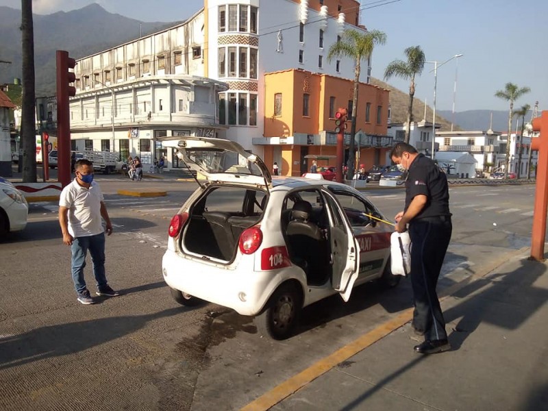 Supervisan medidas sanitarias en transporte público